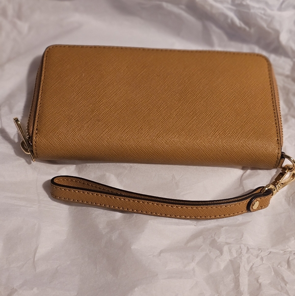 Michael Kors Jet Set Travel Large Saffiano Leather Wallet - Picture 2 of 16